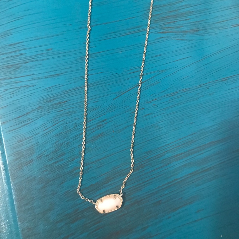 Kendra Scott necklace. Gold.  Chain
